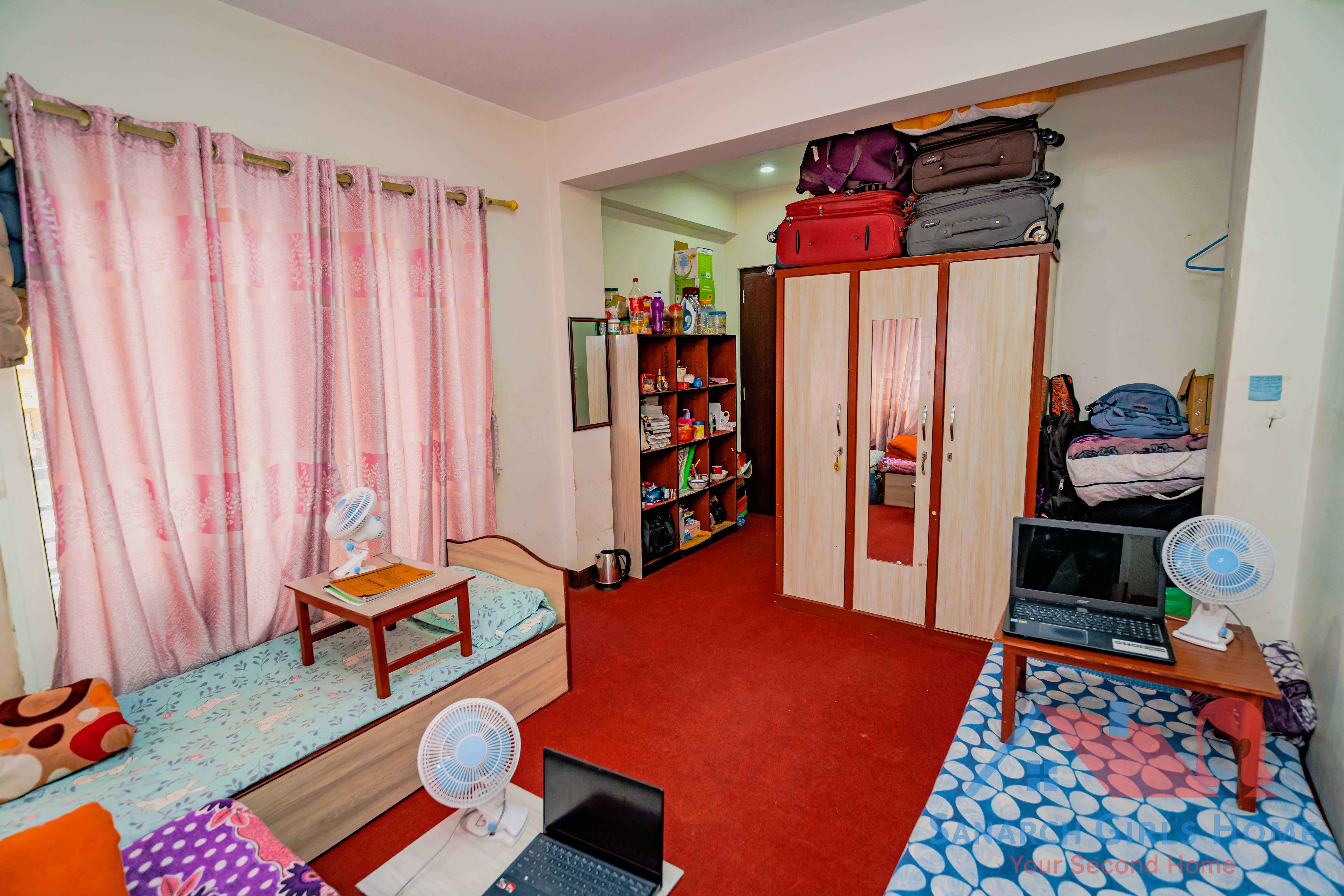 Three Seater Room image