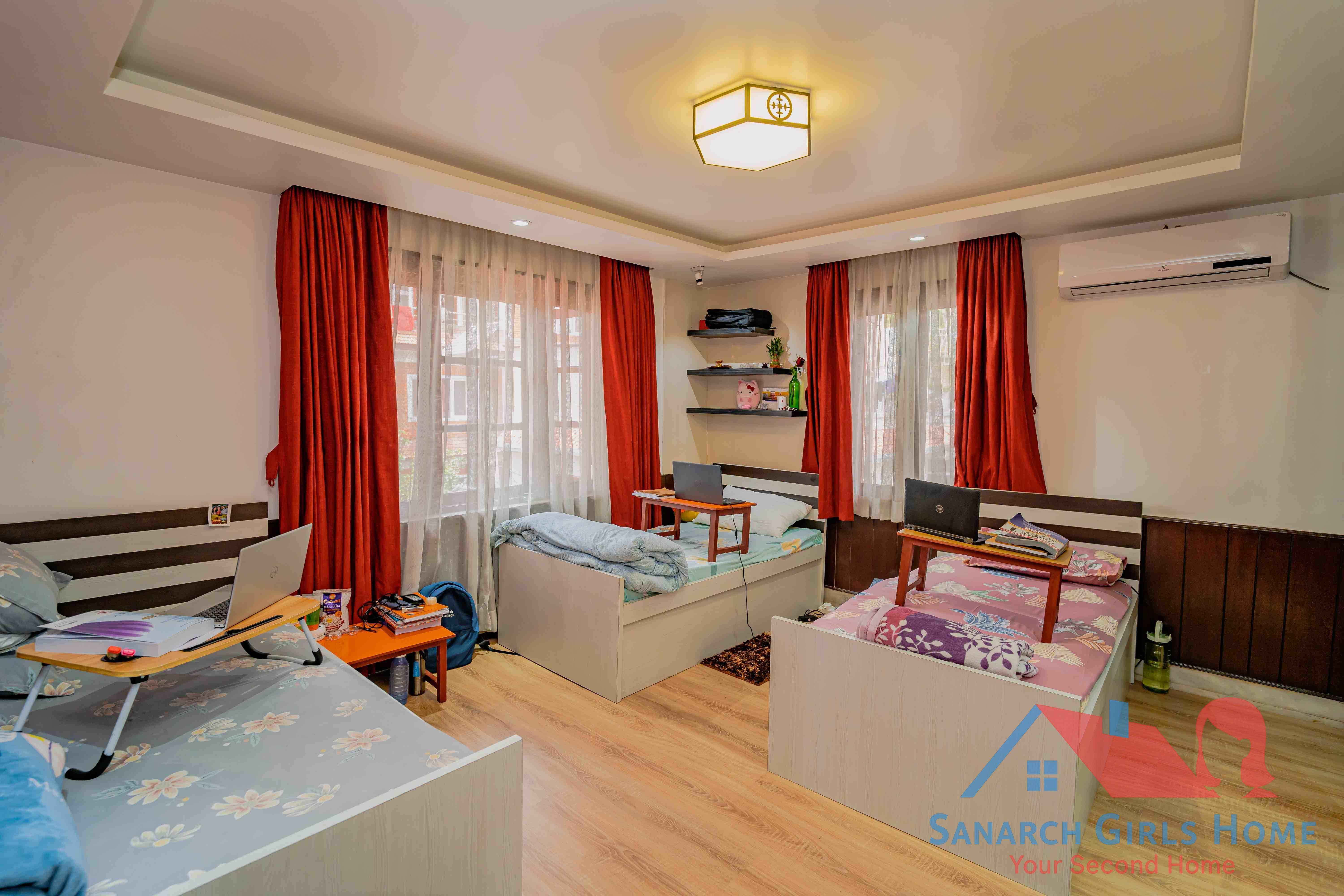 Three Seater Room image