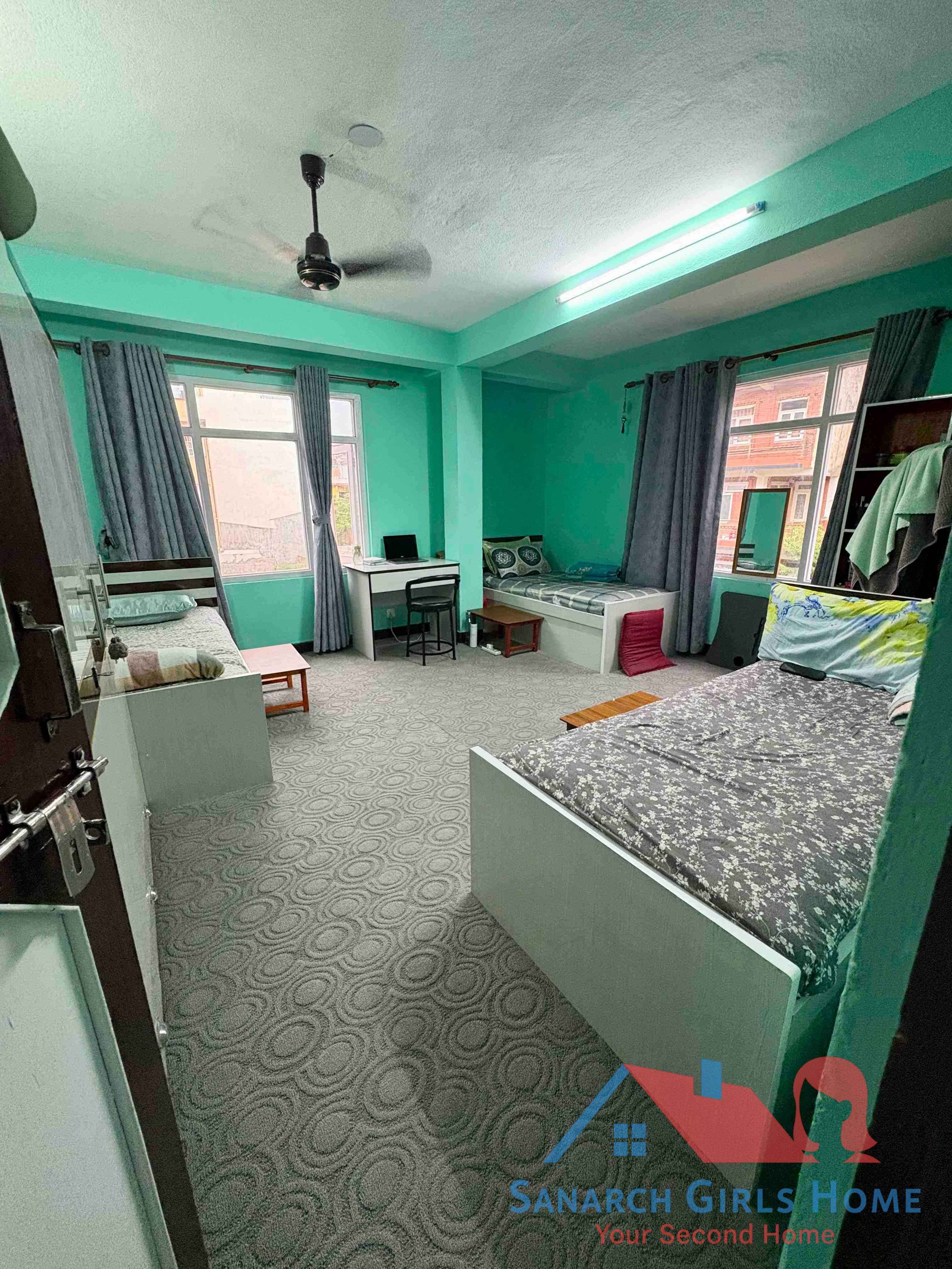 Three Seater Room image